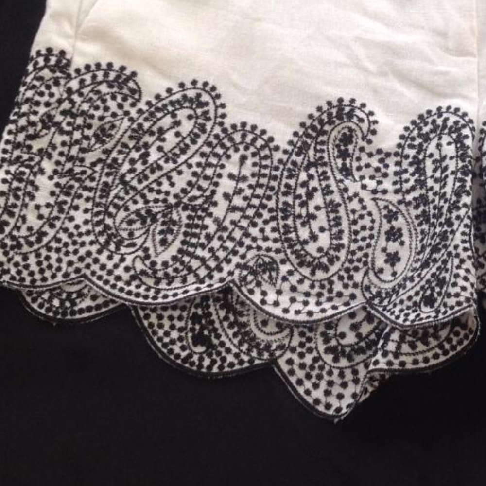 💲SALE💲🎊HP🎊Michael Kors Ladies Linen White/Black Shorts - Picture 4 of 5